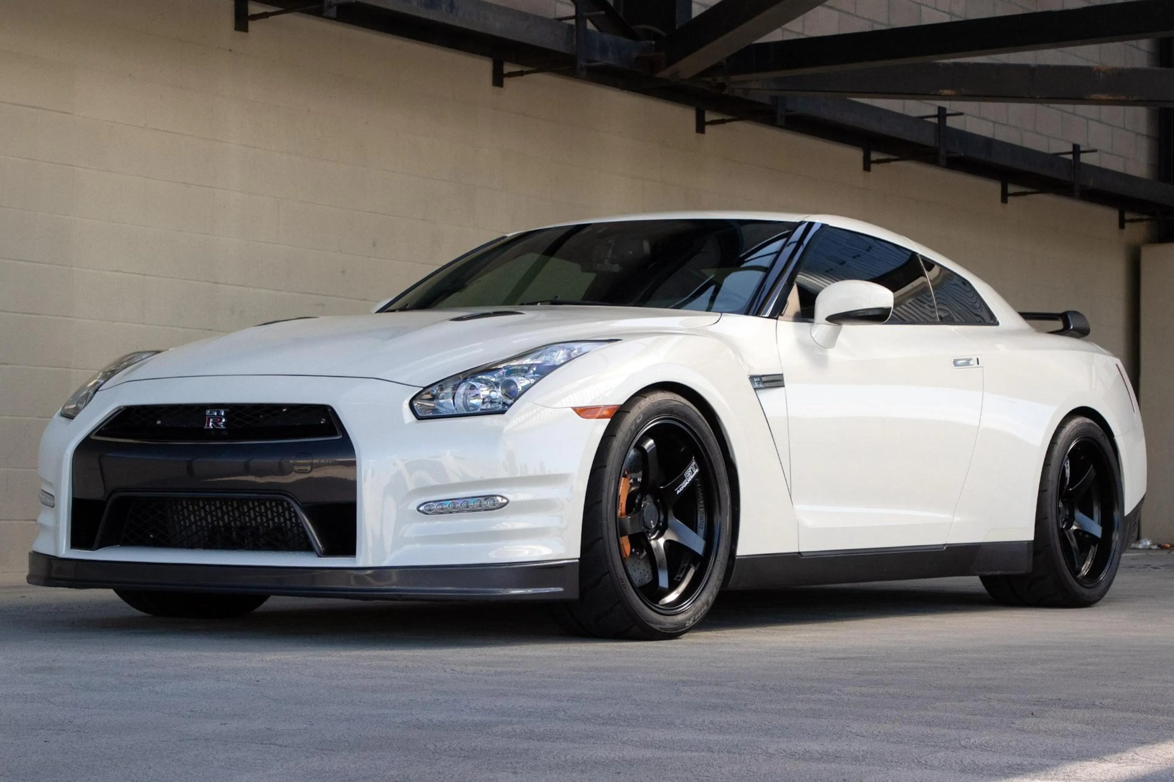 2014 Nissan GT-R VIN JN1AR5EF5EM271045 | Hagerty Valuation Tools®